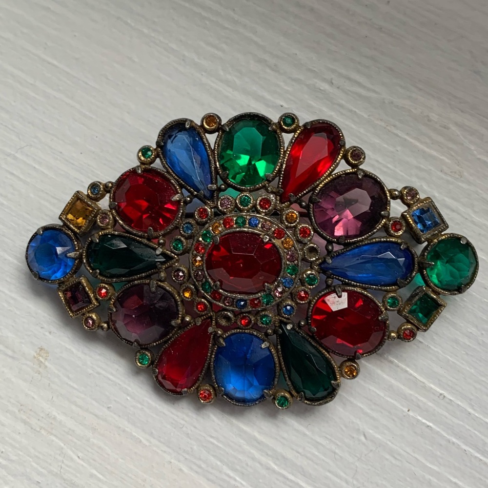 Elegant Multicolor Gemstone Brooch